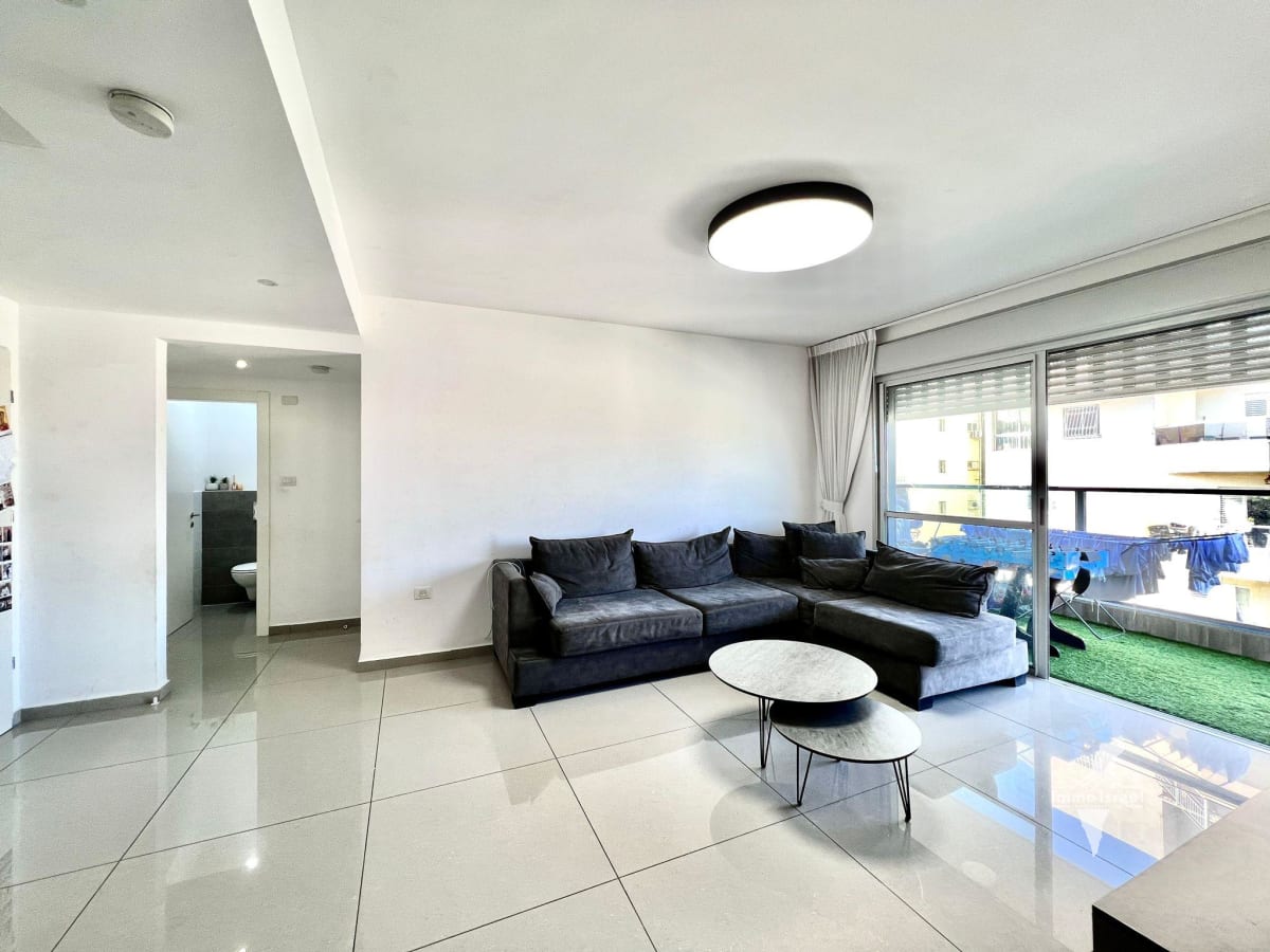 Квартира с 4 комнатами на продажу на улице Эцель 5, Нетания