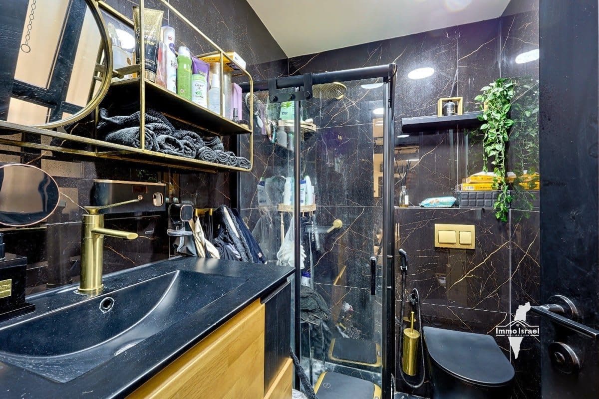 Квартира с садом из 4 комнат на продажу на улице Элиягу Корен, Иерусалим