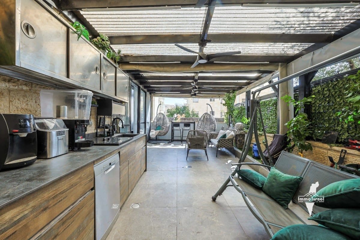 Квартира с садом из 4 комнат на продажу на улице Элиягу Корен, Иерусалим