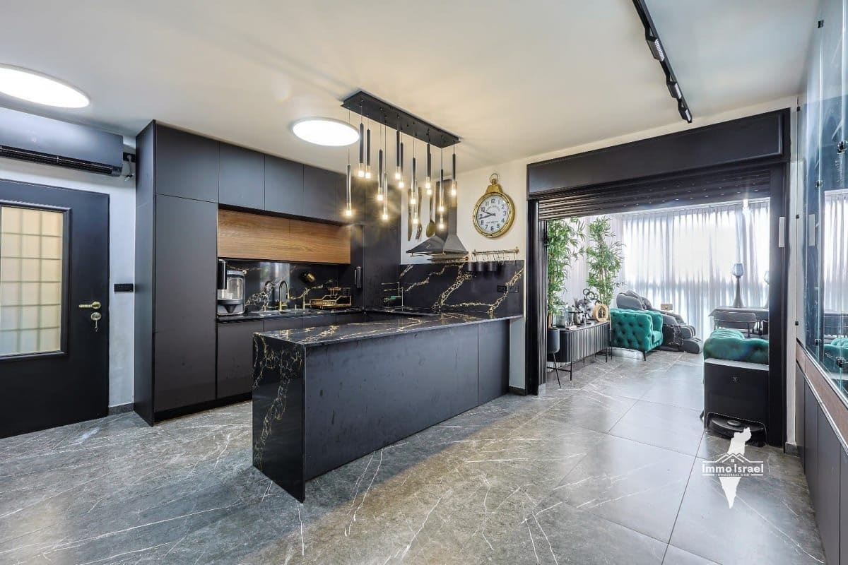 Квартира с садом из 4 комнат на продажу на улице Элиягу Корен, Иерусалим