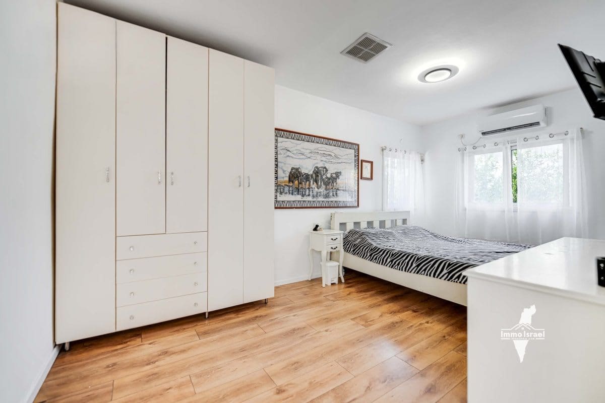 Дом с 7 комнатами на продажу на улице Ицхак Садэ, Раанана