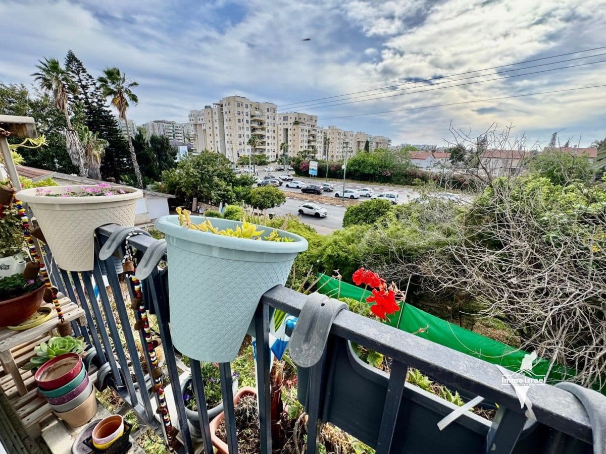 Квартира с 3 комнатами на продажу на улице Харей ха-Голан, Герцлия