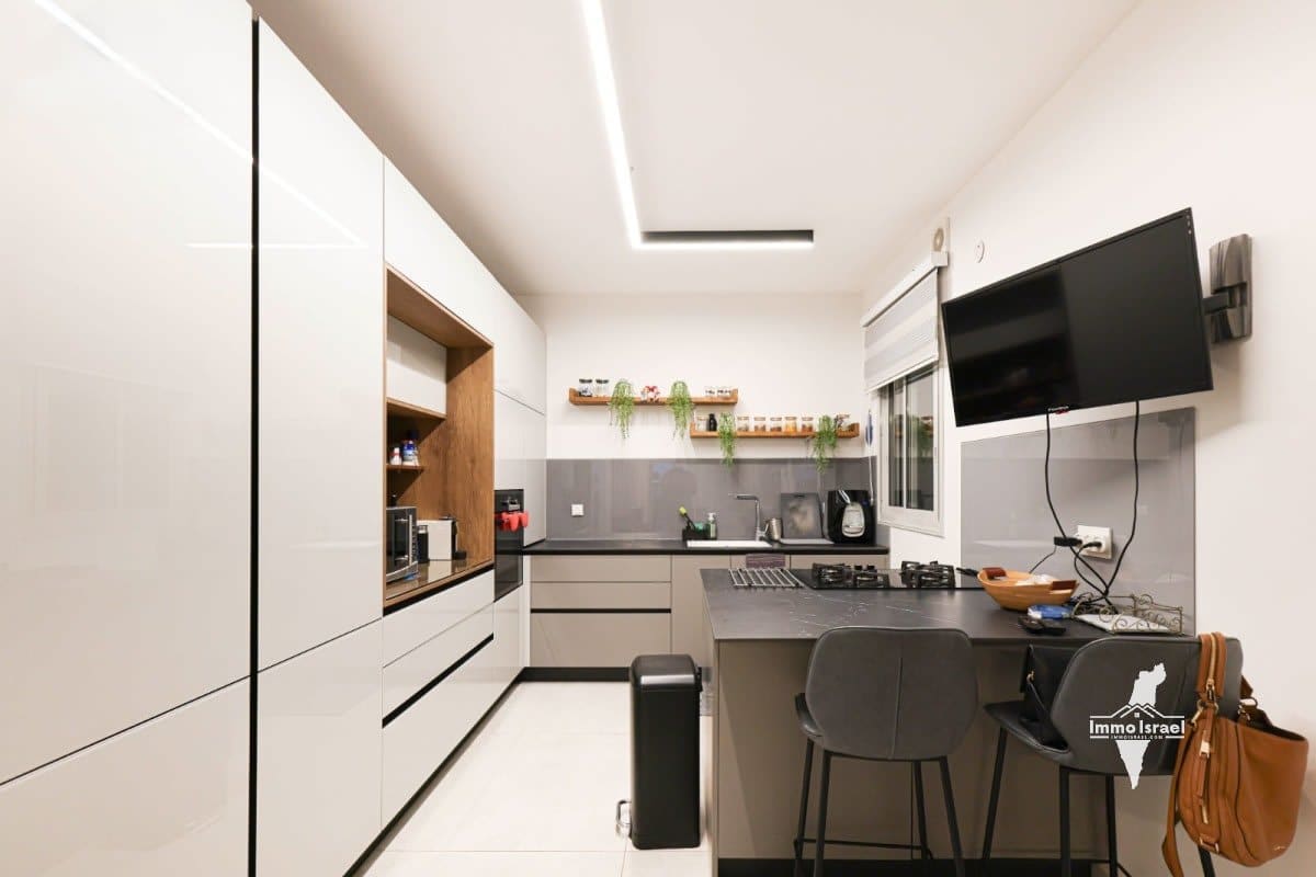 Квартира с 5 комнатами на продажу на улице ха-Пальмах, Кадима-Цур