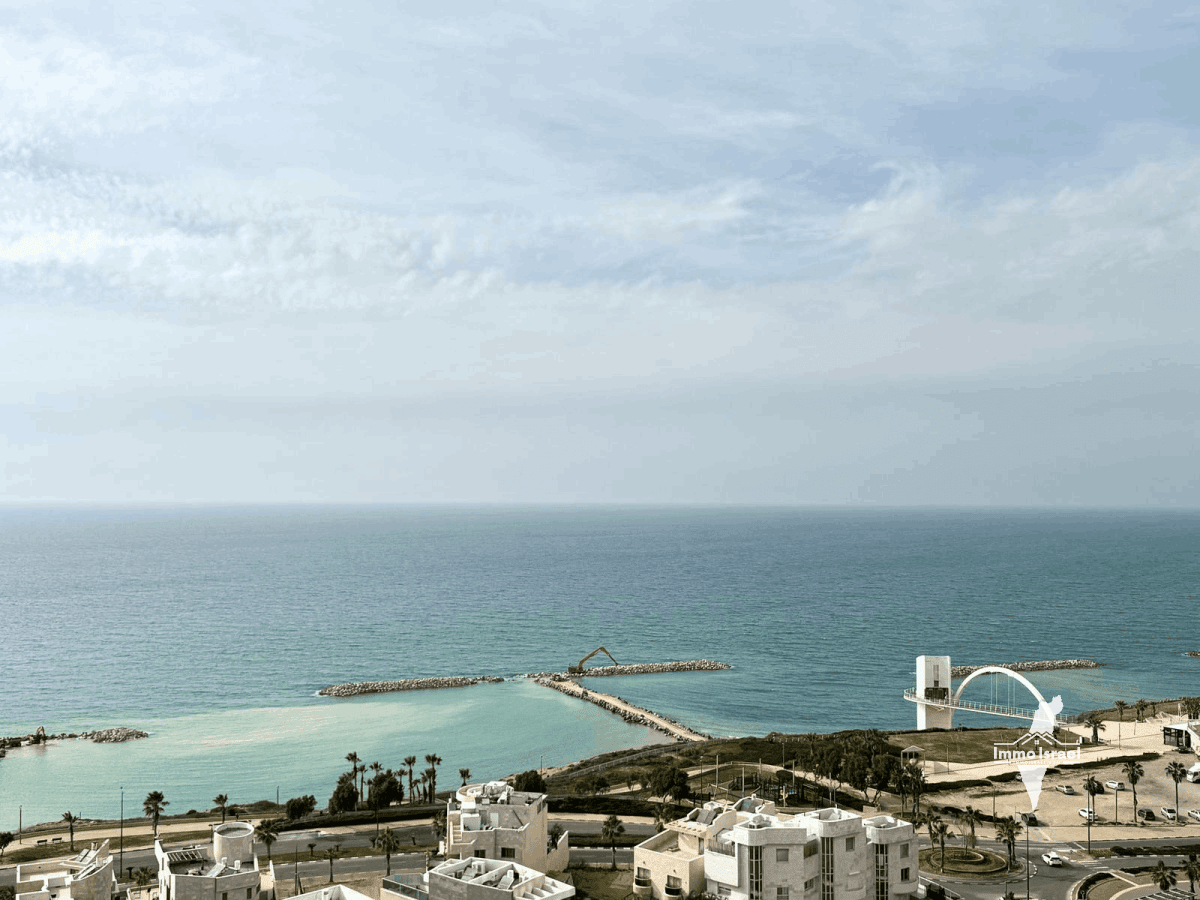 Мини-пентхаус с 5 комнатами на продажу на улице Пьер Кениг, Нетания