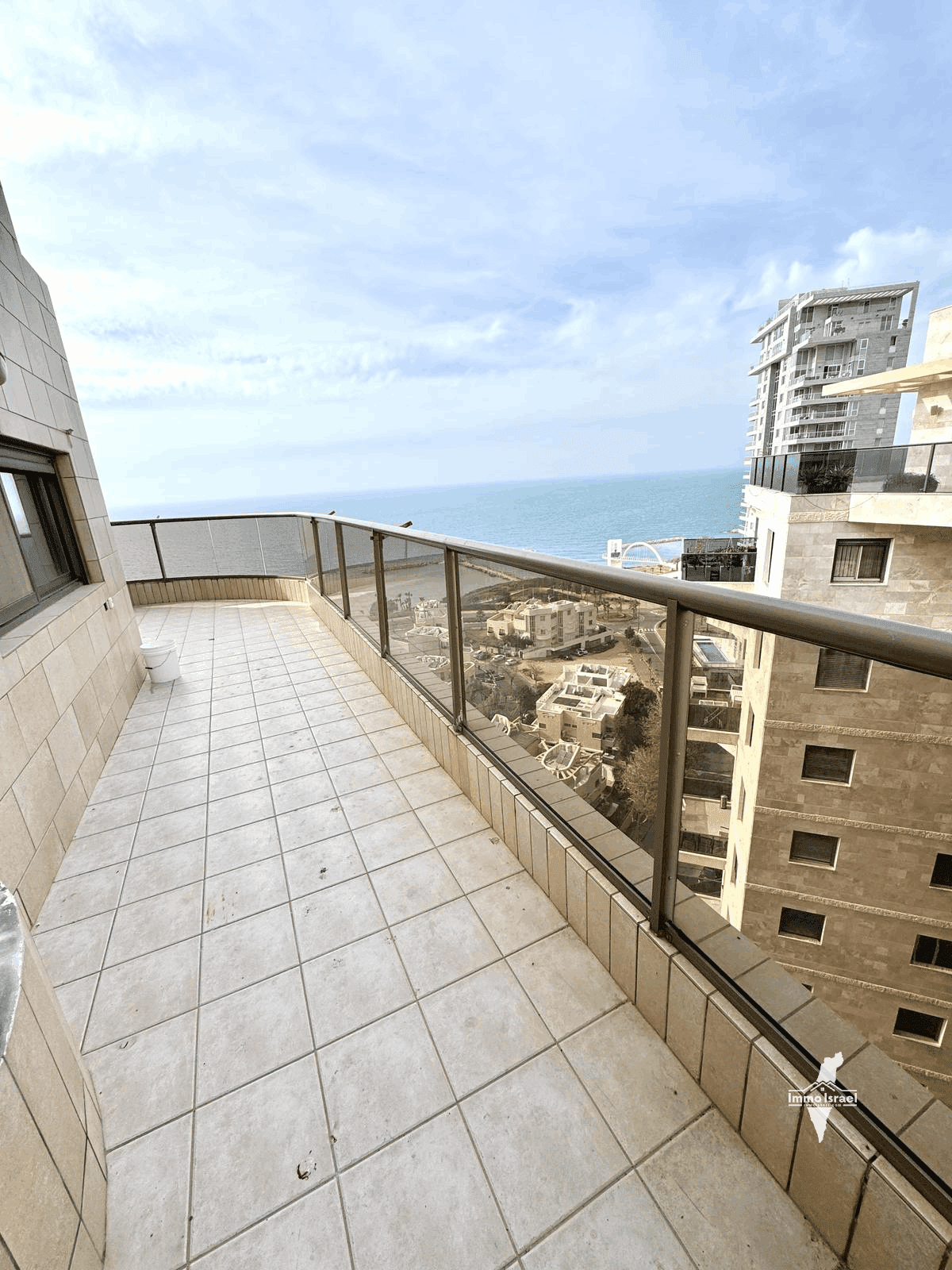 Мини-пентхаус с 5 комнатами на продажу на улице Пьер Кениг, Нетания