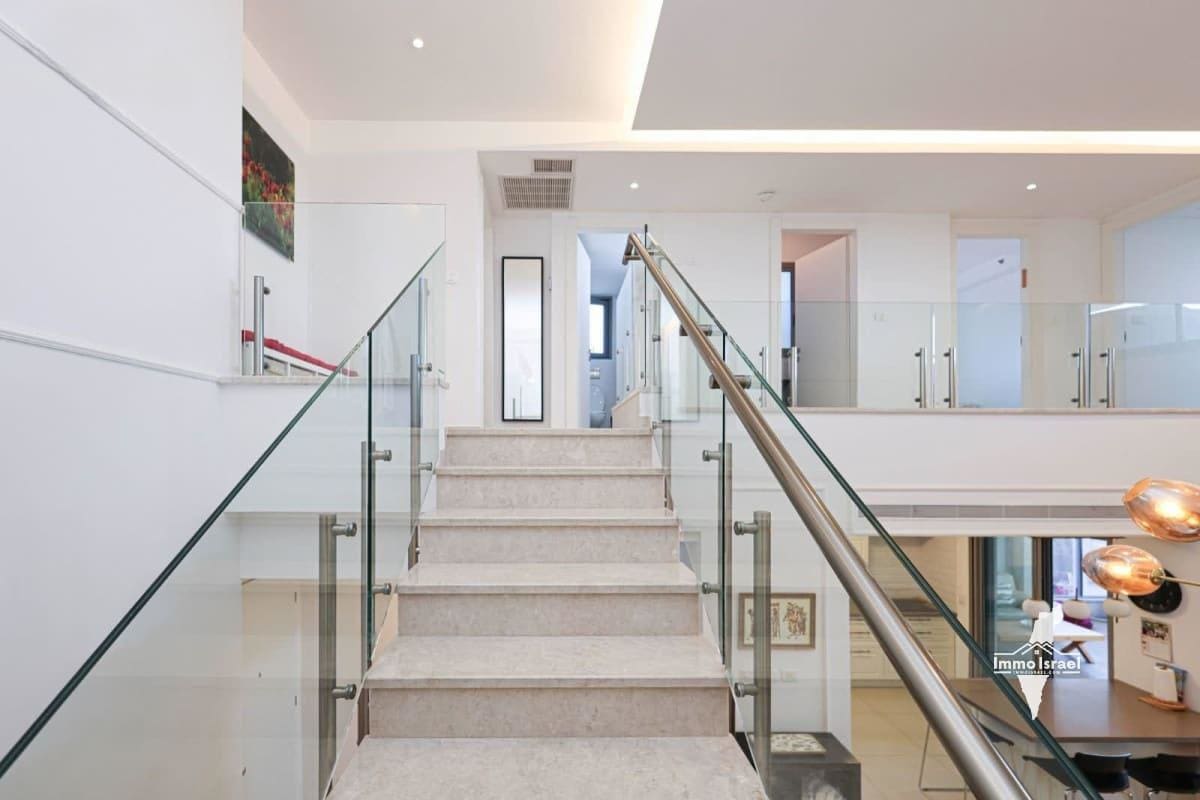 Дуплекс с 5 комнатами на продажу на улице ха-Рав Шломо Махлуф Оргад, Нетания