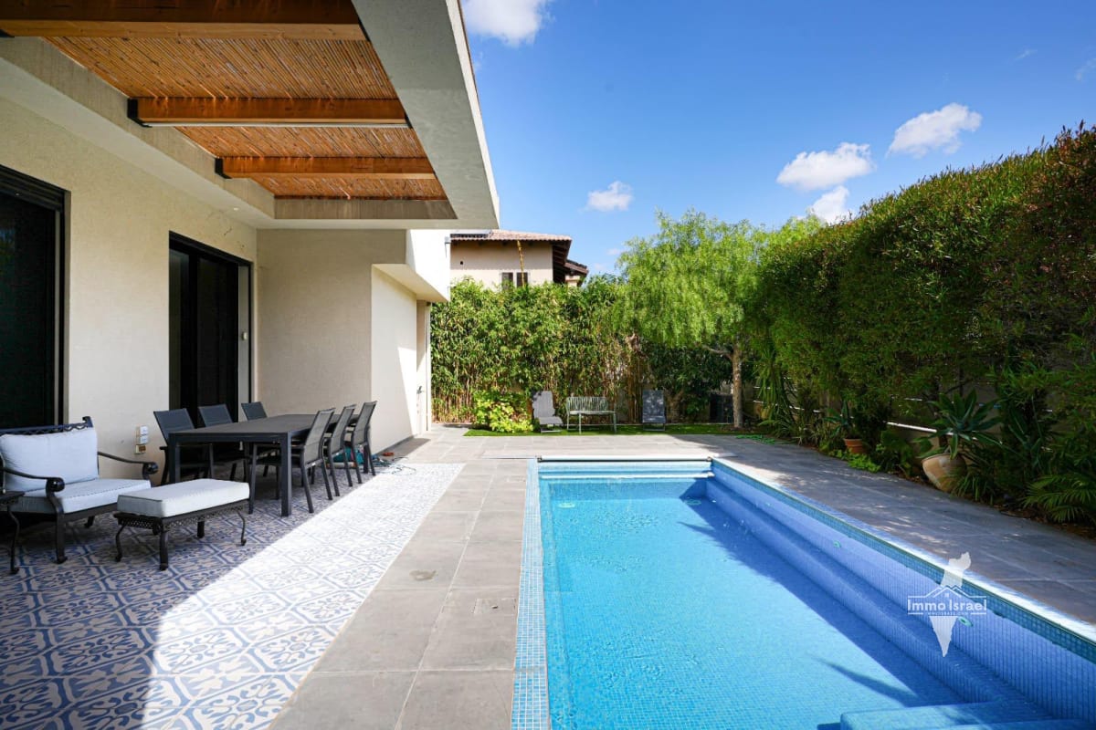 Коттедж с 8 комнатами на продажу на улице Шен ха-Ари, Эвен-Йехуда