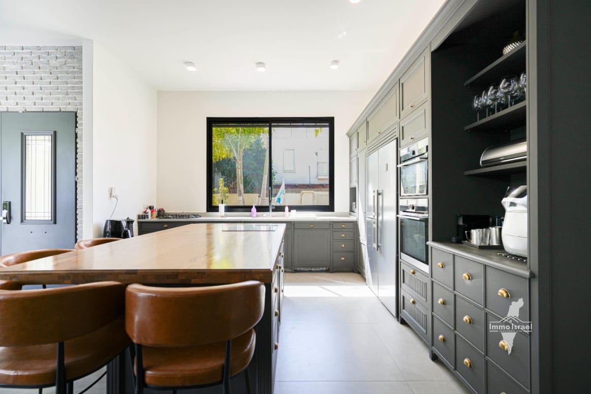 קוטגי 8 חדרים למכירה ברחוב שן הארי, אבן יהודה