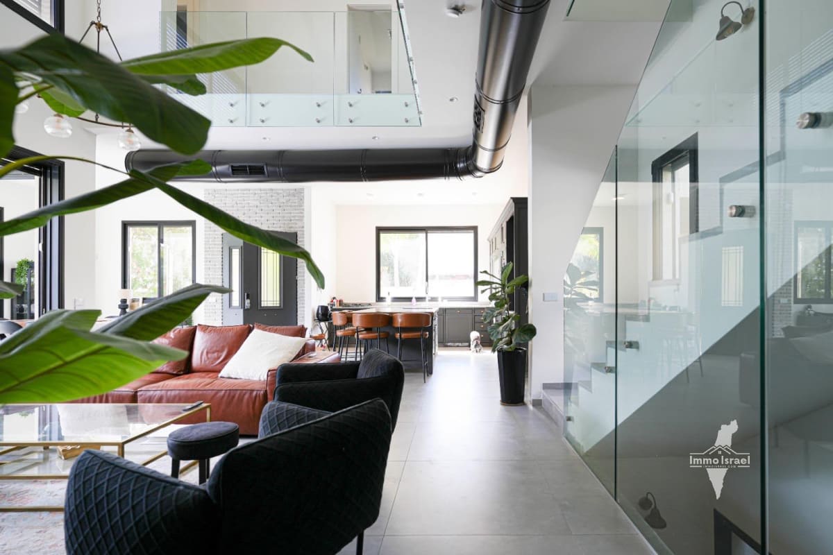 קוטגי 8 חדרים למכירה ברחוב שן הארי, אבן יהודה