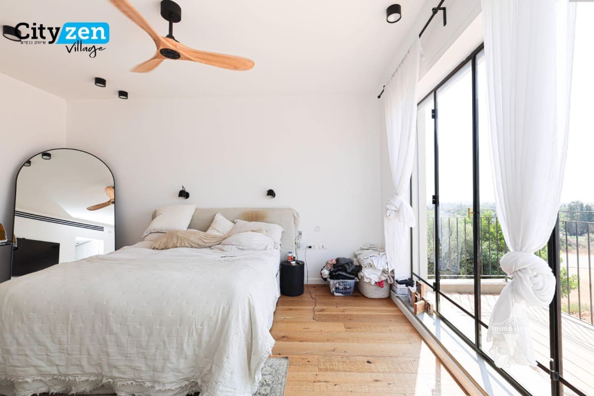 בית יוקרה 9 חדרים למכירה ברחוב הנופר, אבן יהודה