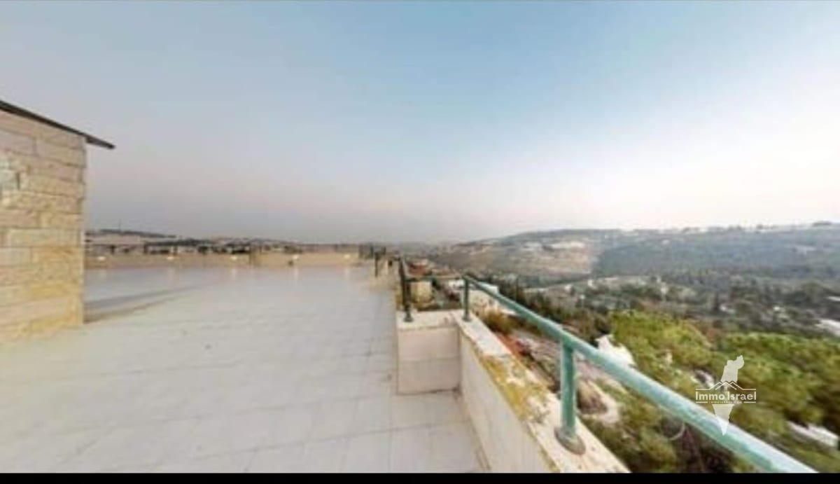 4-Room Penthouse For Sale On Ein Rogel Street, Jerusalem