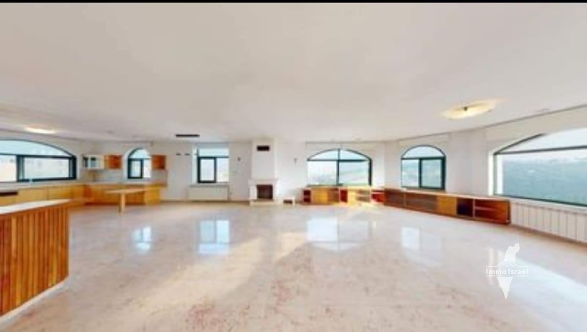 4-Room Penthouse For Sale On Ein Rogel Street, Jerusalem