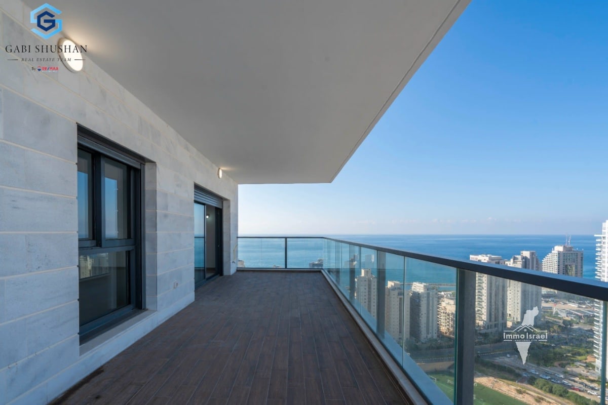 Пентхаус с 5 комнатами на продажу на улице Амнон Липкин Шахак 14, Нетания