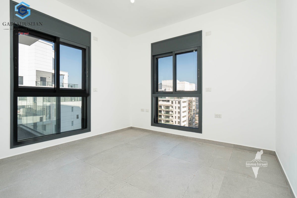 Пентхаус с 5 комнатами на продажу на улице Амнон Липкин Шахак 14, Нетания