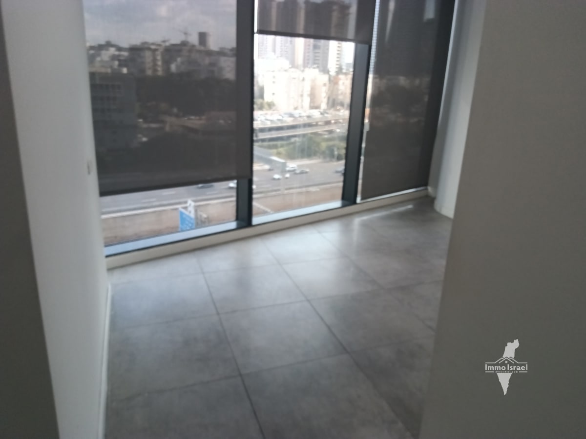 Office For Rent On Menakhem Begin Road, Tel Aviv