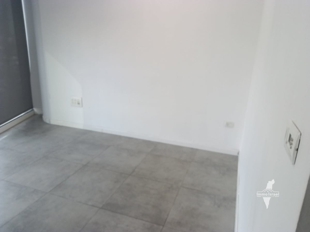 Office For Rent On Menakhem Begin Road, Tel Aviv