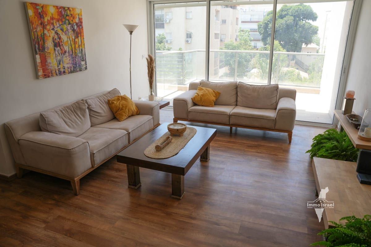 6-Room Roof Apartment For Rent On Ha-Galil Street, Ra'anana