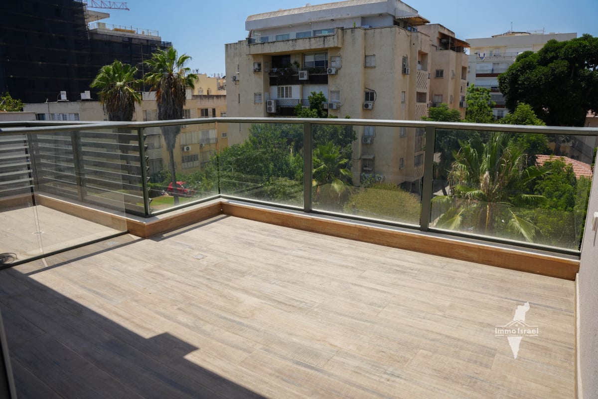 6-Room Roof Apartment For Rent On Ha-Galil Street, Ra'anana