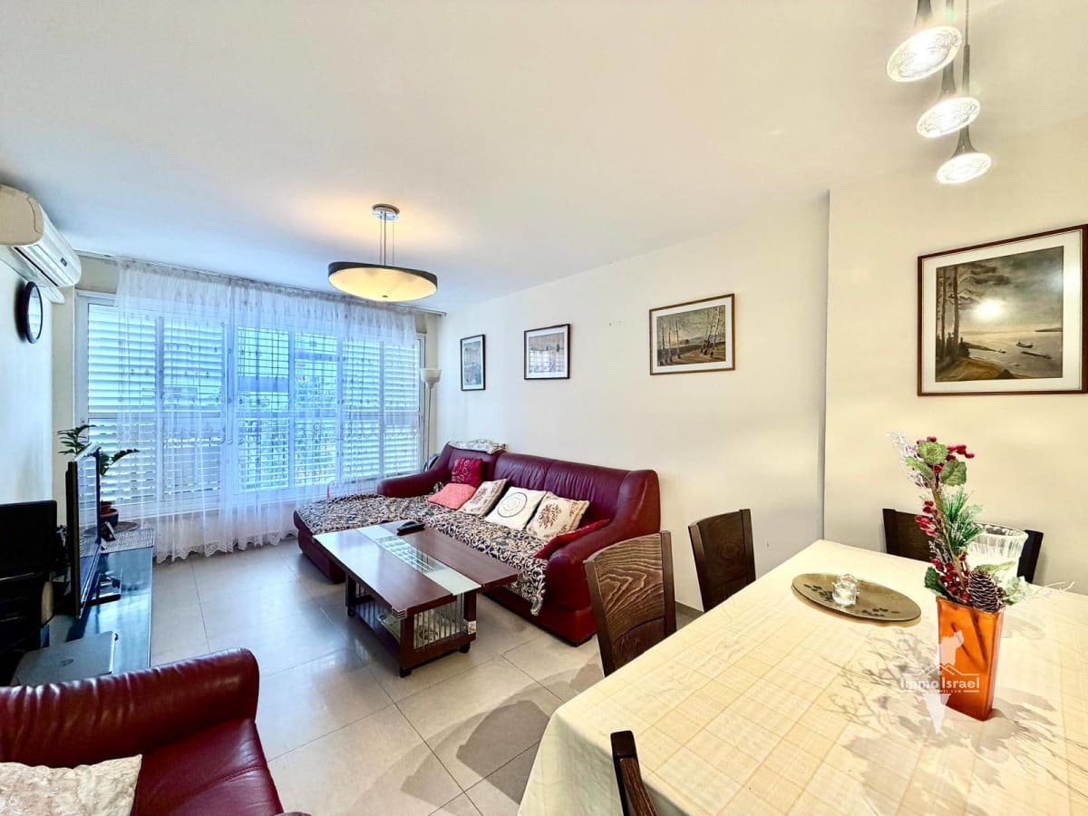 דירת 3 חדרים למכירה ברחוב ד״ר יהושע טהון, נתניה