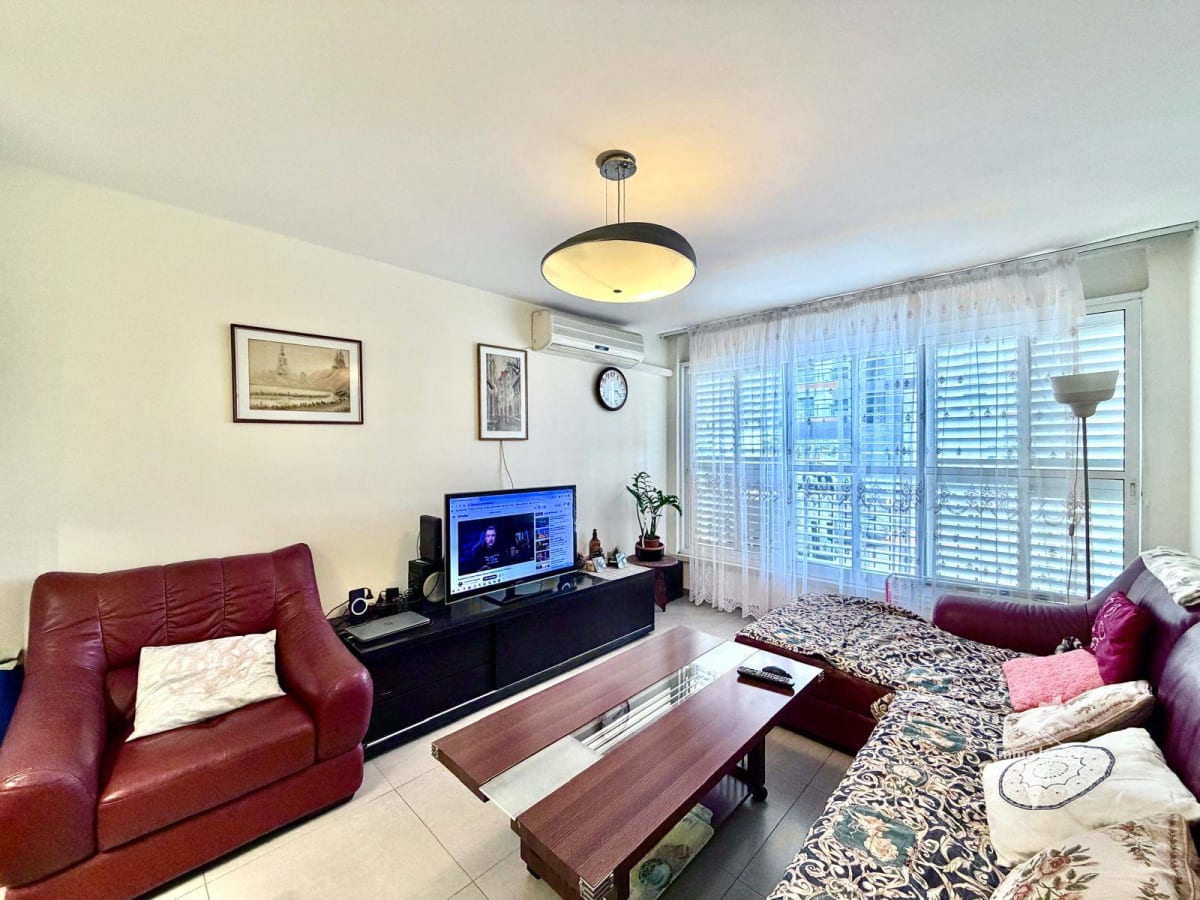 דירת 3 חדרים למכירה ברחוב ד״ר יהושע טהון, נתניה