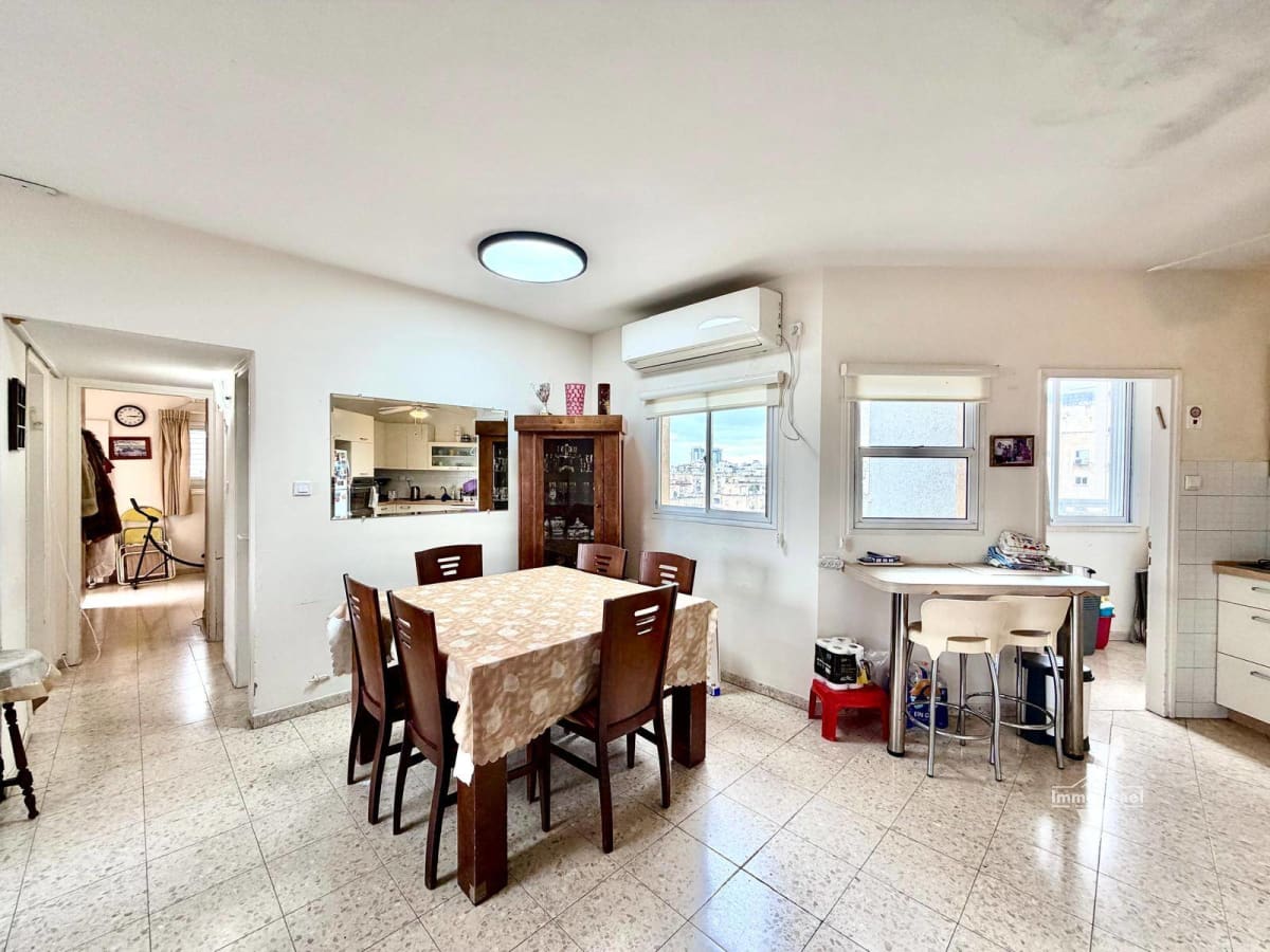 3-Room Apartment On Shlomo Ha-Melekh Street, Netanya