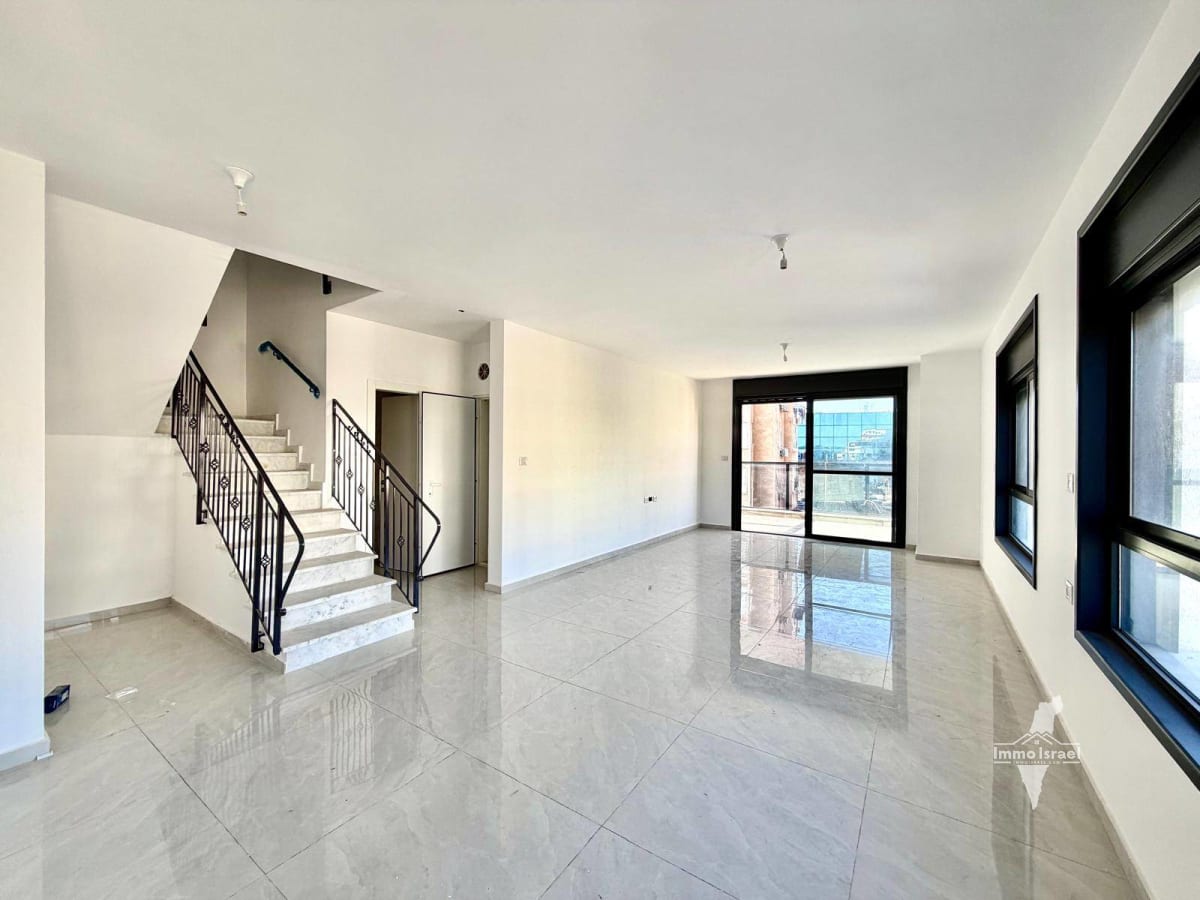 Дуплекс с 5 комнатами на продажу на улице Ха-Порцим, Нетания