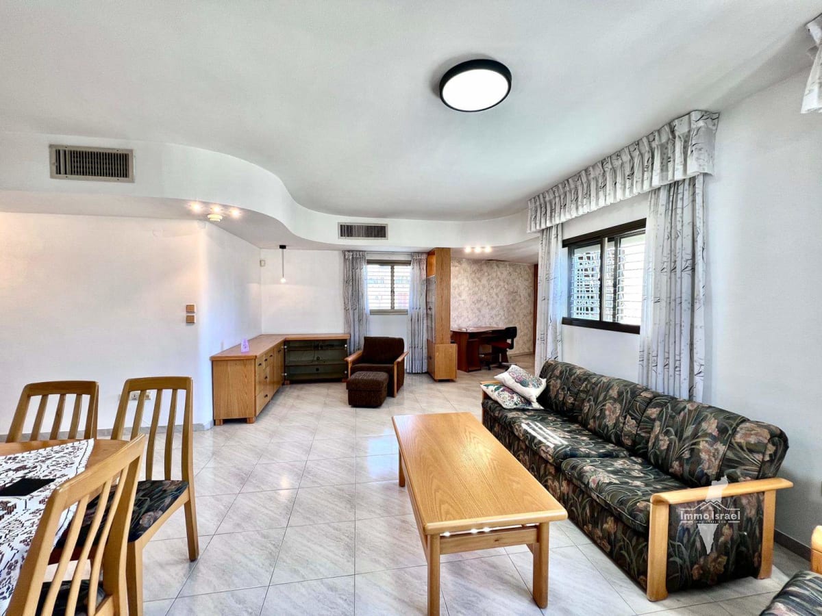 פנטהאוז 4 חדרים למכירה ברחוב סמילנסקי, נתניה