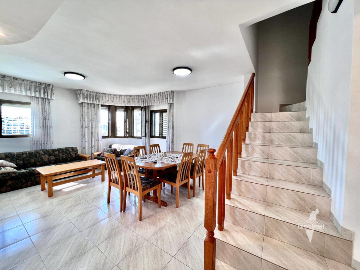 פנטהאוז 4 חדרים למכירה ברחוב סמילנסקי, נתניה