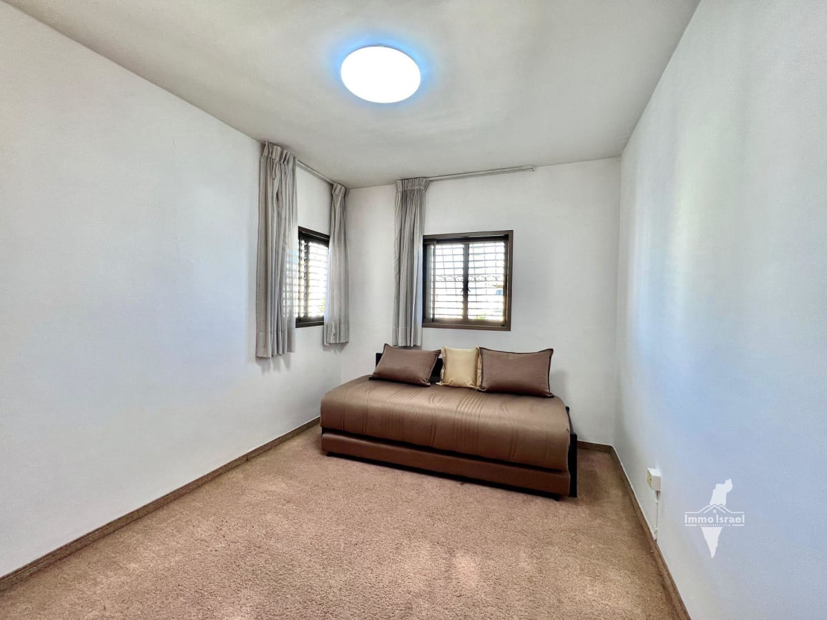 פנטהאוז 4 חדרים למכירה ברחוב סמילנסקי, נתניה