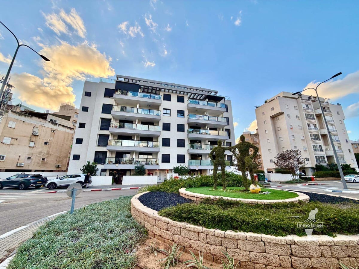 Квартира с 3 комнатами на продажу на улице Исраэль Зангвилл, Нетания