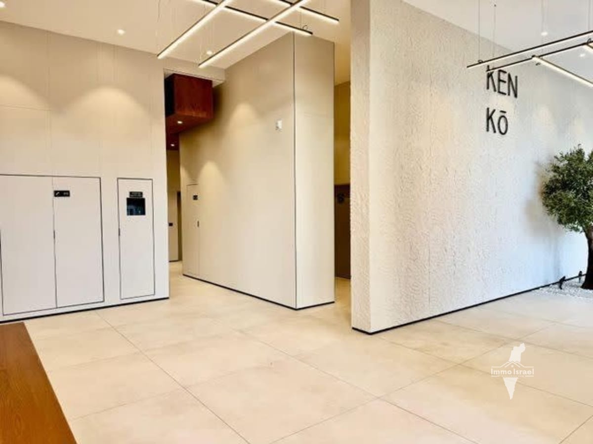 5-Room Penthouse For Sale On Mea Veshishim Street, Ra'anana