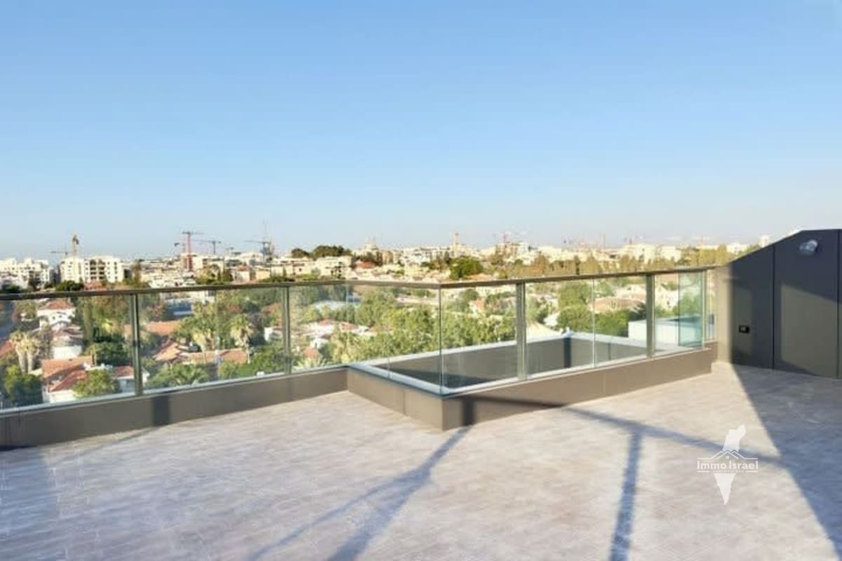 5-Room Penthouse For Sale On Mea Veshishim Street, Ra'anana
