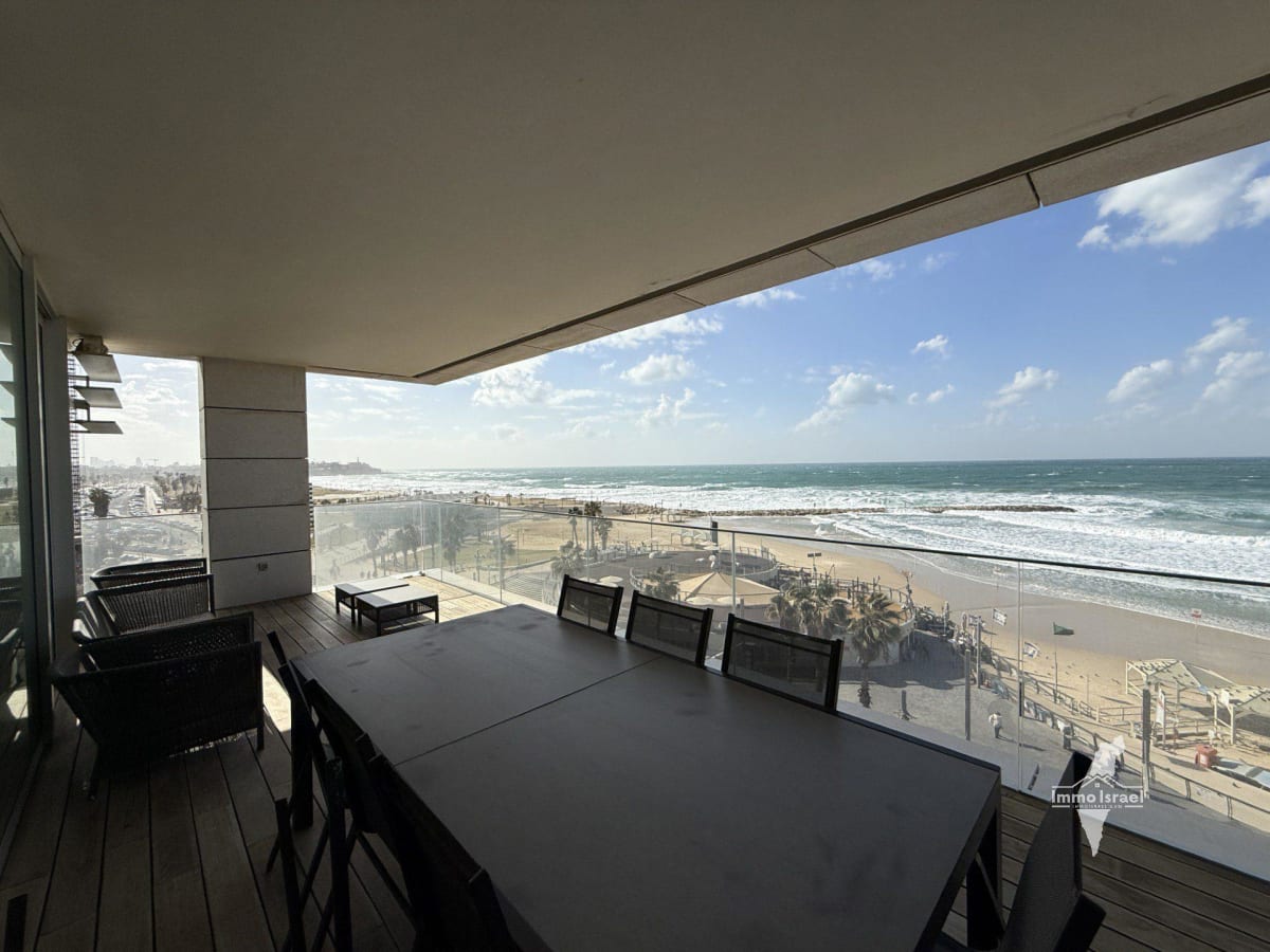 4.5-Room Apartment For Sale On Herbert Samuel Promenade, Tel Aviv