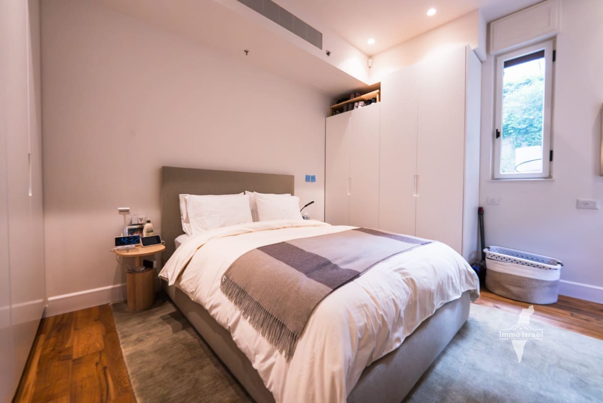 4-Room Apartment For Sale On Mapu Street, Tel Aviv
