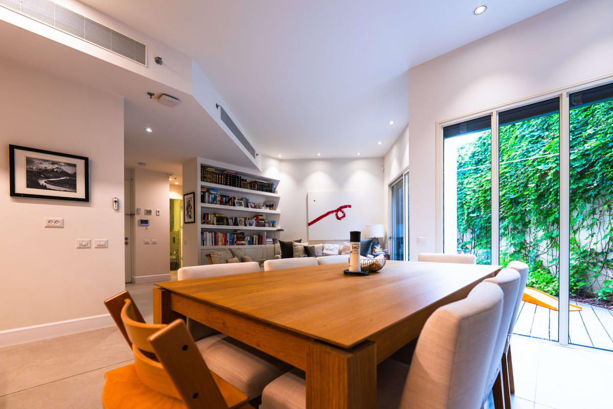 4-Room Apartment For Sale On Mapu Street, Tel Aviv