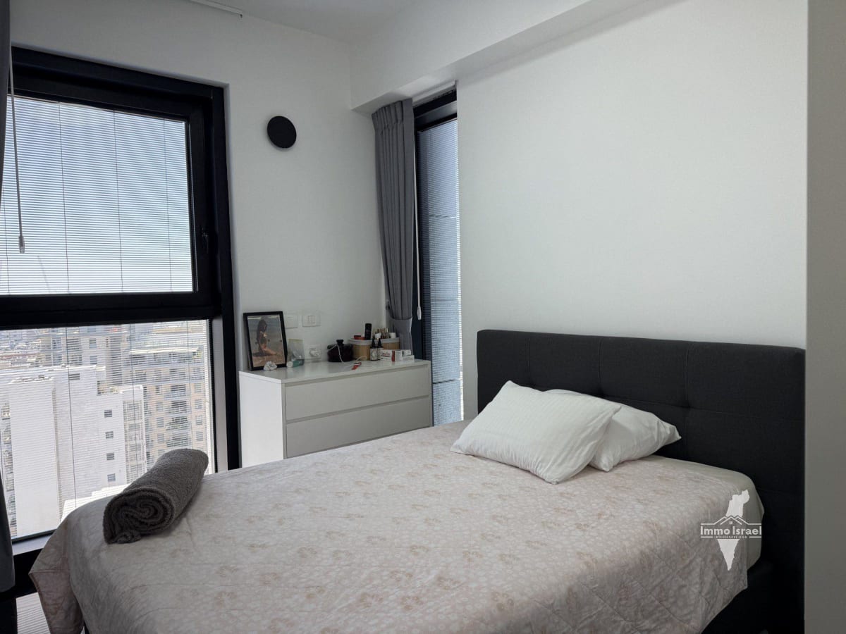 5.5-Room Apartment For Sale On Pines Street, Tel Aviv