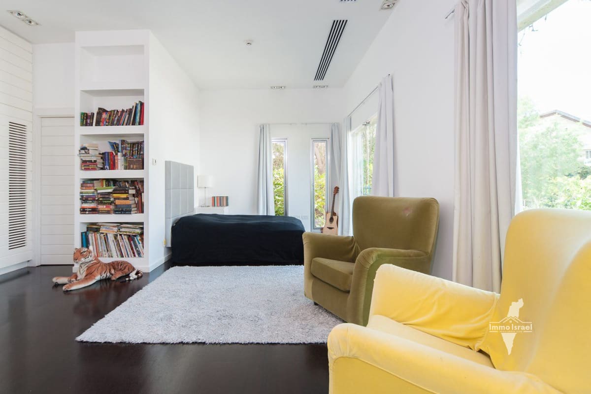 6-Room Home For Sale On Eliezer Kaplan Street, Herzliya Pituah