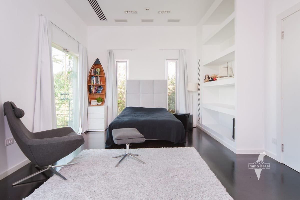 6-Room Home For Sale On Eliezer Kaplan Street, Herzliya Pituah