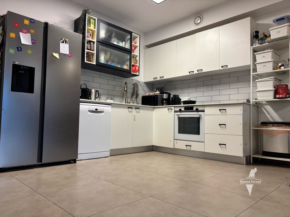 Квартира с 3 комнатами на продажу на улице Элиша ха-Нави, Модиин Маккабим Реут