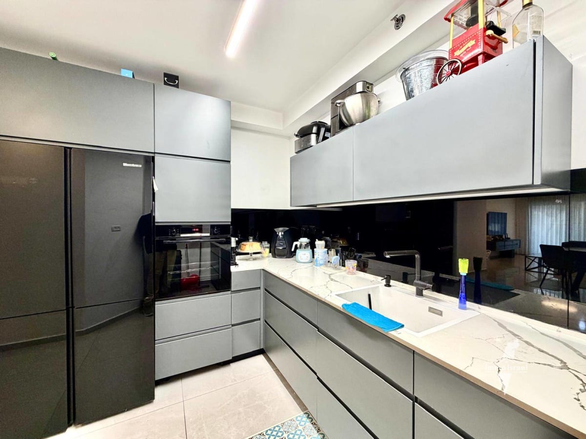 Квартира с 4 комнатами на продажу на улице Бальфур, Нетания