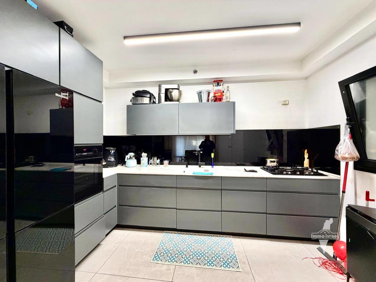 Квартира с 4 комнатами на продажу на улице Бальфур, Нетания