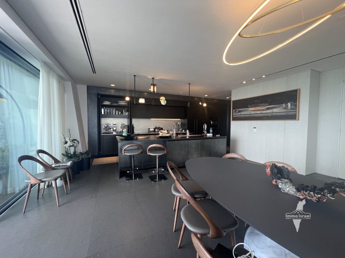 3.5-Room Apartment For Sale On Arlozorov Street, Tel Aviv