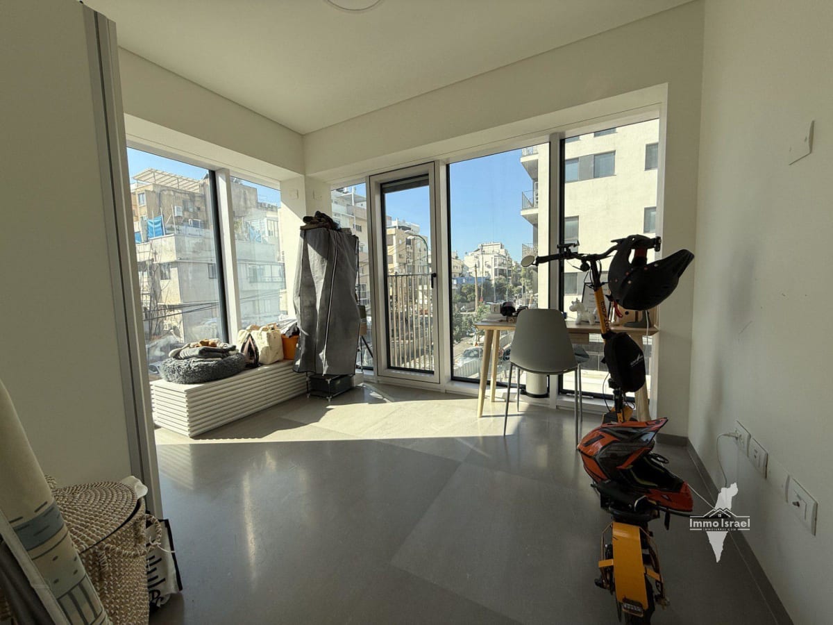 3.5-Room Apartment For Sale On Arlozorov Street, Tel Aviv