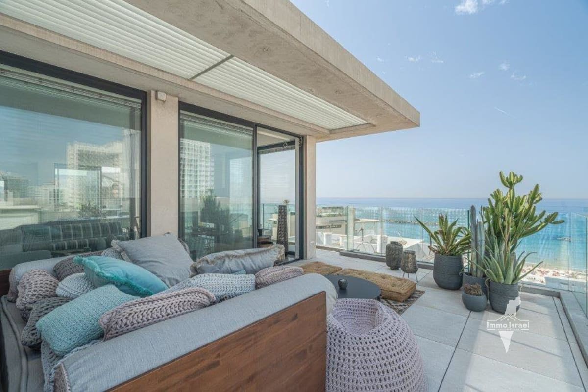 4-Room Penthouse For Sale On J. L. Gordon Street, Tel Aviv
