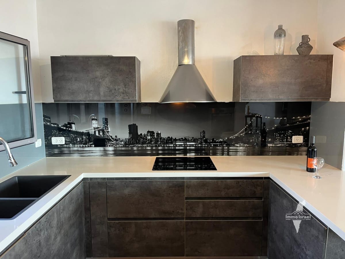 6-Room Penthouse For Sale On Yafe Nof Street, Kokhav Yaakov