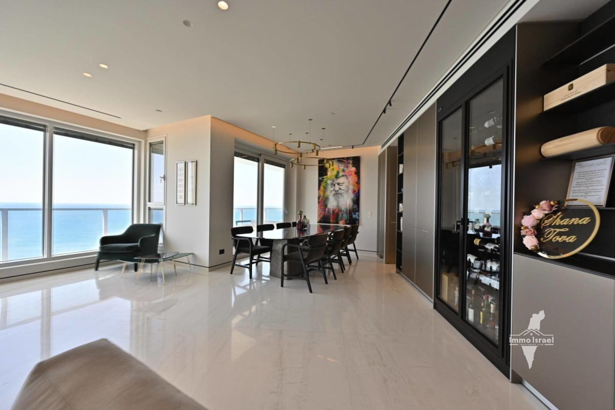 5-Room Mini Penthouse For Sale On Matityahu Dankner Street, Netanya