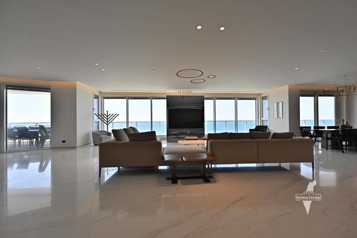 5-Room Mini Penthouse For Sale On Matityahu Dankner Street, Netanya