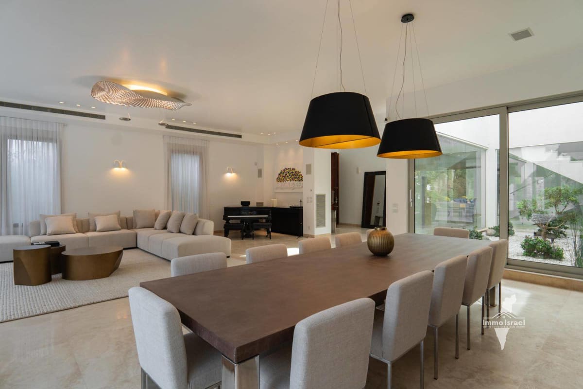 6-Room Villa For Rent On David HaMelech Street, Herzliya