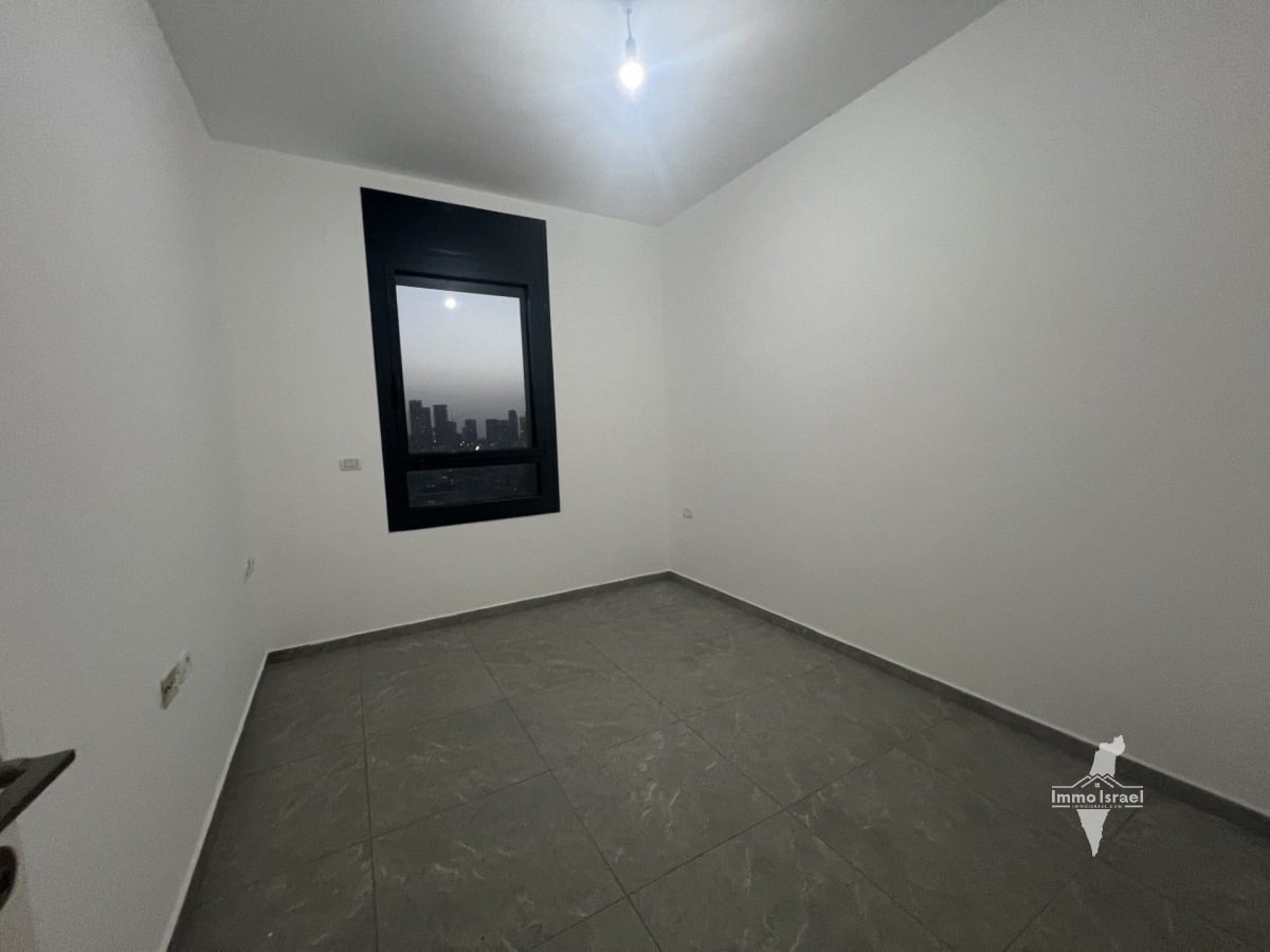 4.5-Room Apartment For Sale On Zeev Jabotinsky Street, Ramat Gan