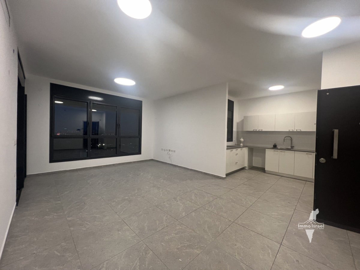 4.5-Room Apartment For Sale On Zeev Jabotinsky Street, Ramat Gan